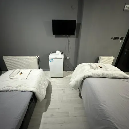 Reyna Aparthotel
